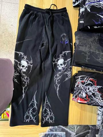 Breathe Divinity · Pantalones
