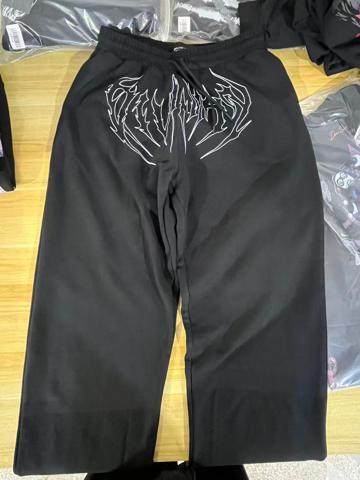 Breathe Divinity · Pantalones