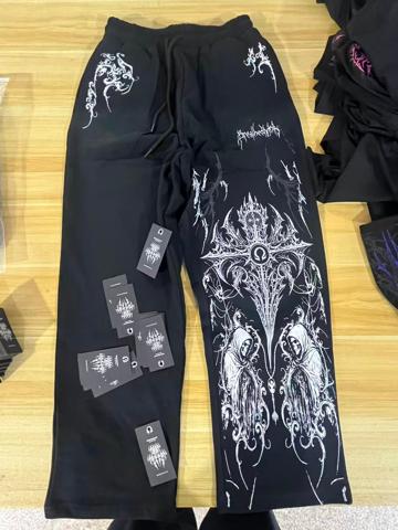 Breathe Divinity · Pantalones