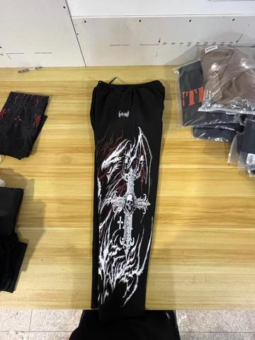 Breathe Divinity · Pantalones
