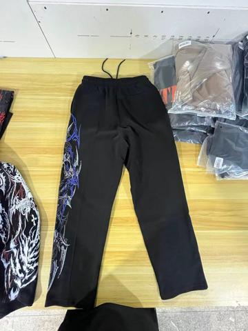 Breathe Divinity · Pantalones