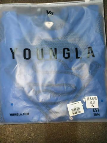 YoungLA · Compresión manga corta